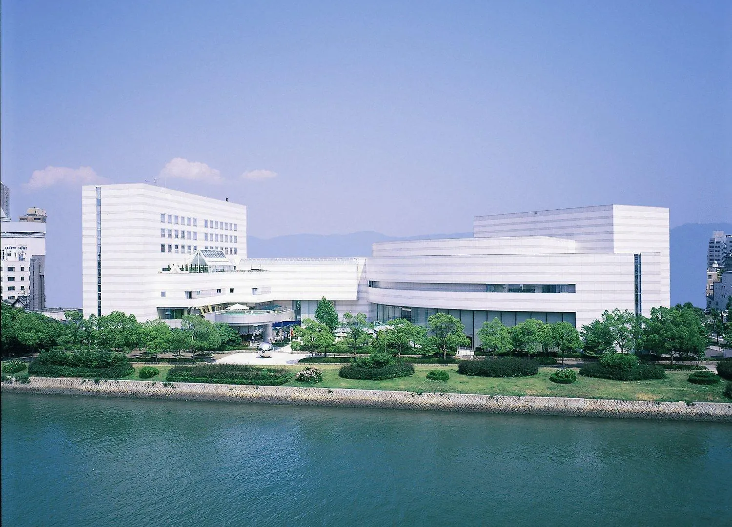 Hiroshima City Bunka Koryu Kaikan 3*,